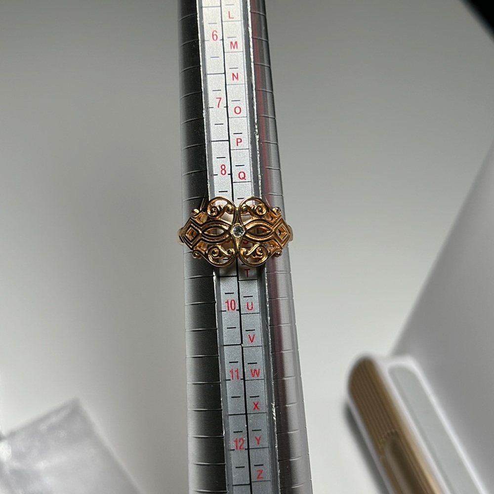 Vintage Avon Gold Tone Ring - Picture 4 of 4